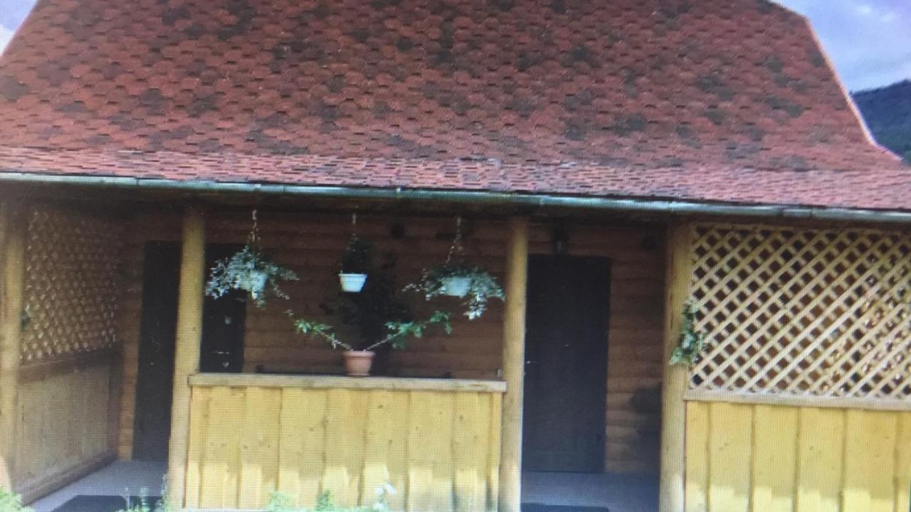 Хатинка Hotel Yaremche Exterior photo